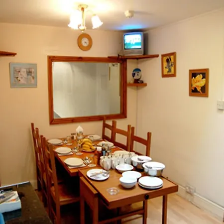 Nocleg ze śniadaniem St. George's 2*