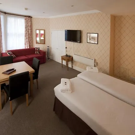 Hotel Astons