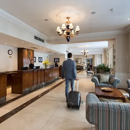 Отель Park International 4*