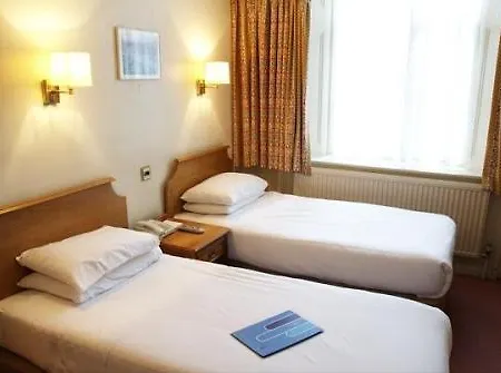Hotel Umi 3*