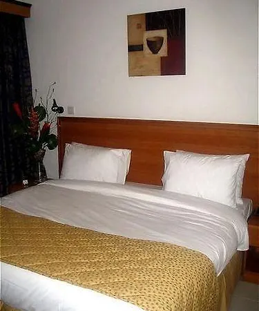 Lord Kensington 3*