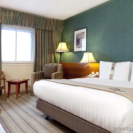 Leonardo London Heathrow Airport Hotel 4*