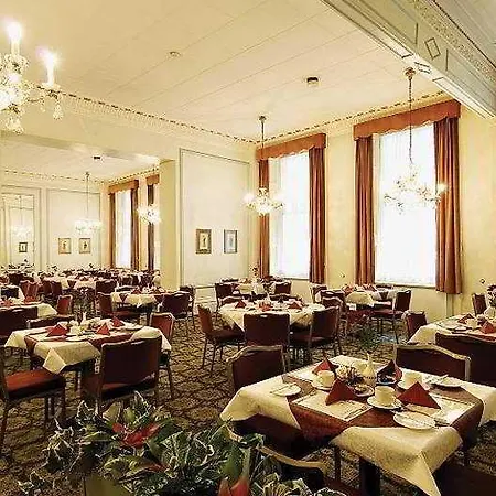 The Columbia 3* London