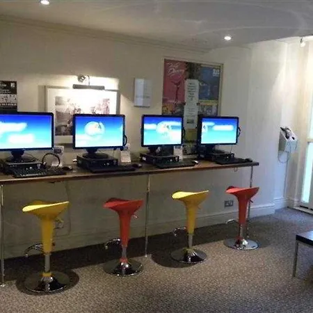 Umi Hotel London
