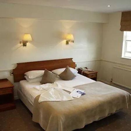 Umi Hotel 3*