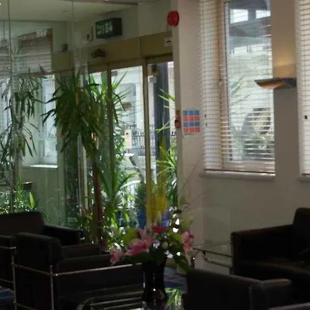 Ambassadors Hotel Londra