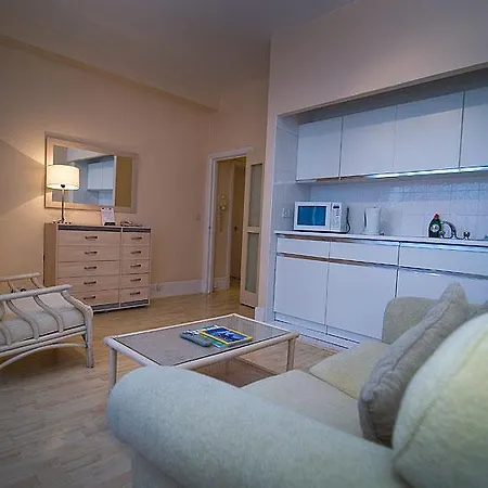 Amsterdam Hotel 2*