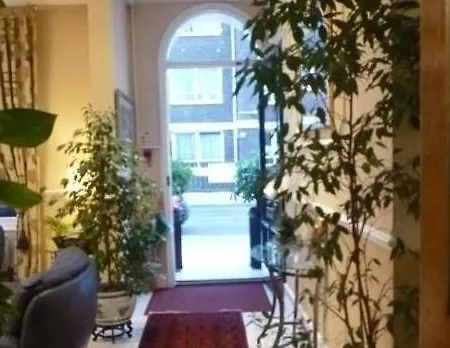 Avon Hotel 2*