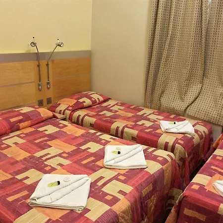 St George's Victoria 3*