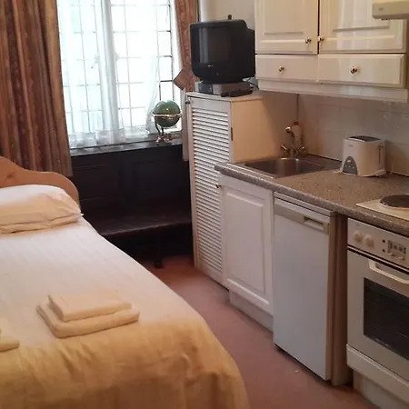 Kensingtoncourt 3*