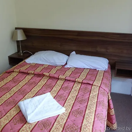 National Hotel 2*