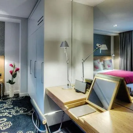 Apex Temple Court Hotel 4*