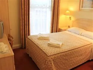 Fairway Hotel 2*