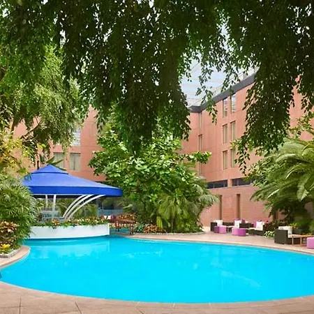 Sheraton Skyline London Heathrow Hotel 4*