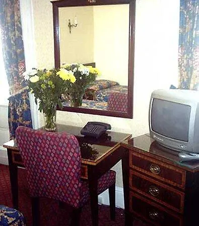 Rose Court 3*