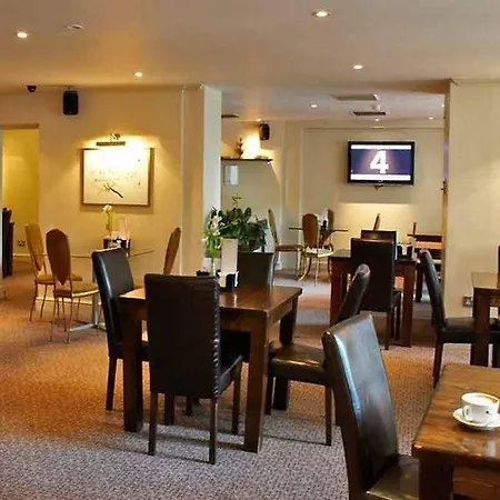 Hotel Umi 3*