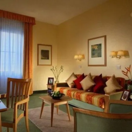 Aparthotel Citadines Trafalgar Square 4*