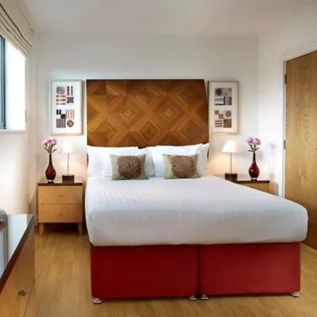 Aparthotel Marlin Stratford