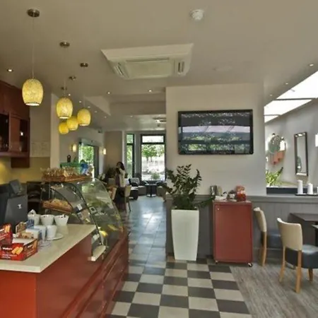 Hotel Pembury At Finsbury Park
