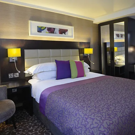 Hotel The Lensbury 4*