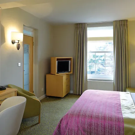 Hotel The Lensbury Teddington