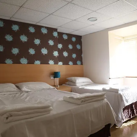 Bed & Breakfast Debden Hillingdon