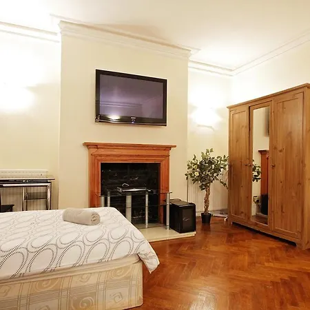 Hyde Park Serviced *