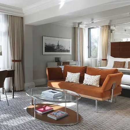 The Athenaeum & Residences Londra