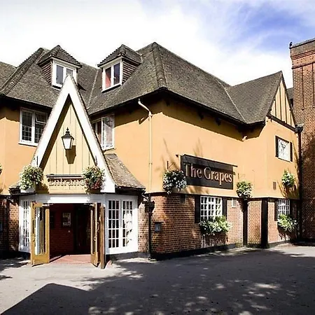 Hotel Premier London Hayes, Heathrow 3*