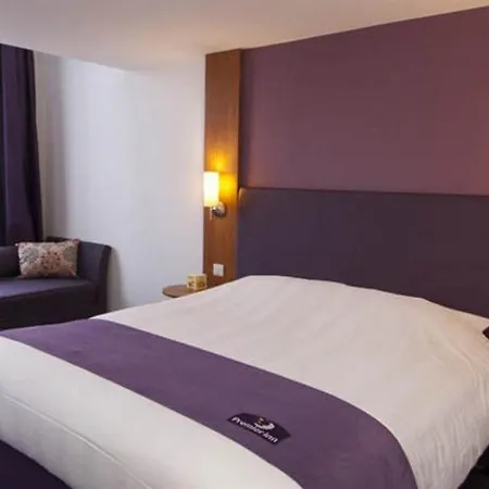 Premier Hotel 2*