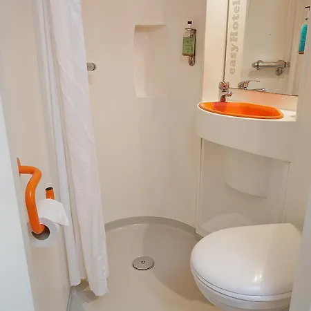 Hotel Easyhotel London Heathrow 2*