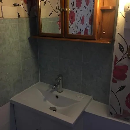 Surtees Guest house 2*