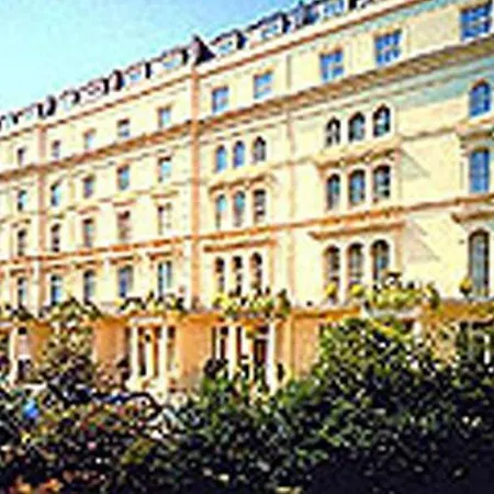 Umi Hotel