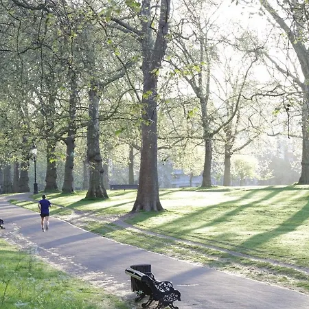 The Athenaeum & Residences Londra