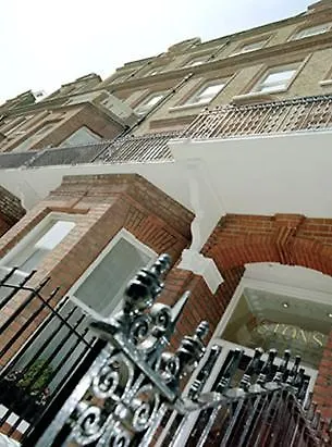 Astons Hotel