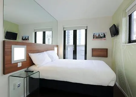 Point A Westminster Otel Londra