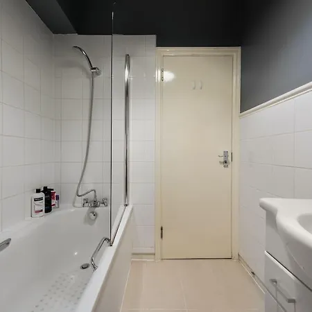 Central Forset Court Studio *
