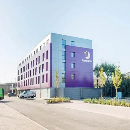 Premier Edmonton 3*