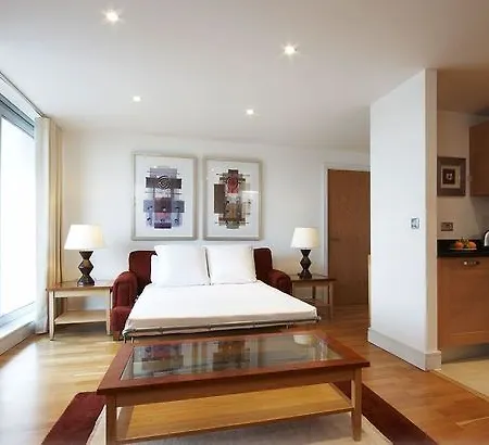 Aparthotel Marlin Stratford 4*