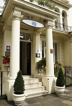 Umi Hotel 3*