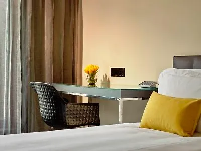 Park Plaza Waterloo 4* Londýn