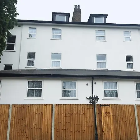 Wellesley Road