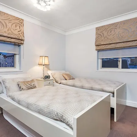 Hyde Park Residence * London