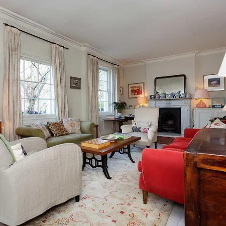 Veeve - Fields Holiday home