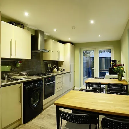 Devon House 3*