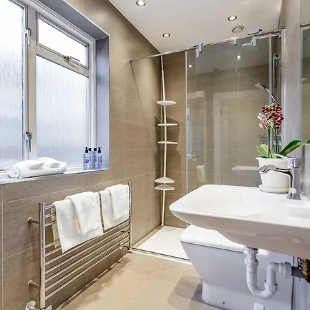 Hyde Park Residence Apartment *