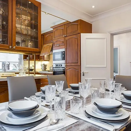 Hyde Park Residence * London