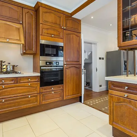 Hyde Park Residence * London