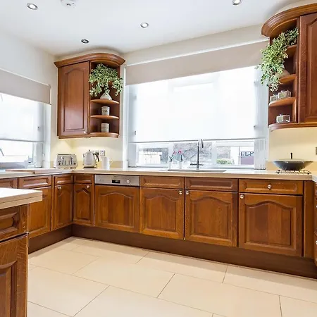 Hyde Park Residence Apartment *