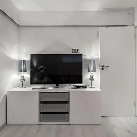 Hyde Park Residence * London